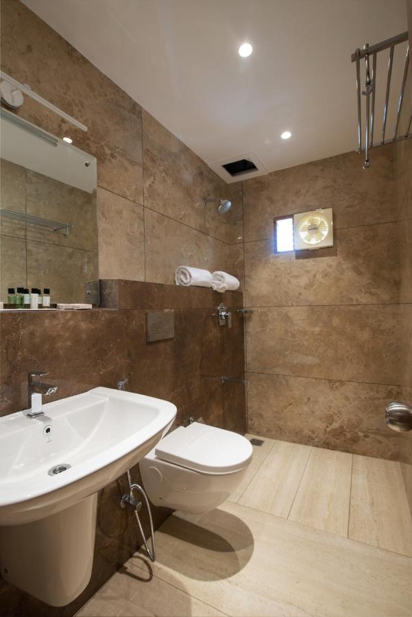 Time Square Boutique Hotel & Spa Alappuzha Kültér fotó