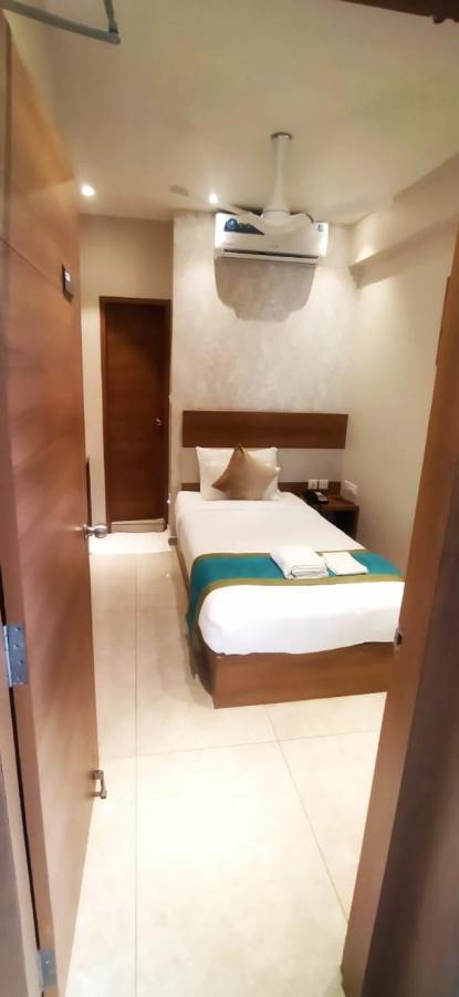 Time Square Boutique Hotel & Spa Alappuzha Kültér fotó